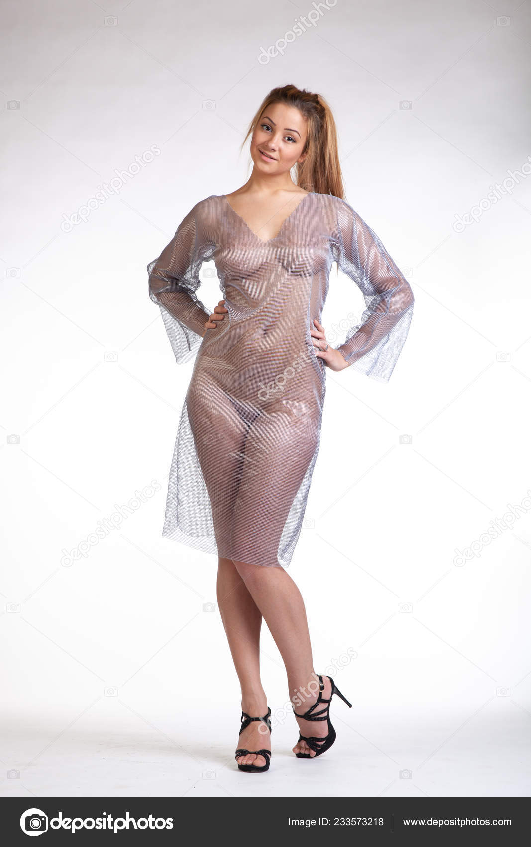 https://st4n.depositphotos.com/10086424/23357/i/1600/depositphotos_233573218-stock-photo-young-beautiful-girl-posing-nude.jpg