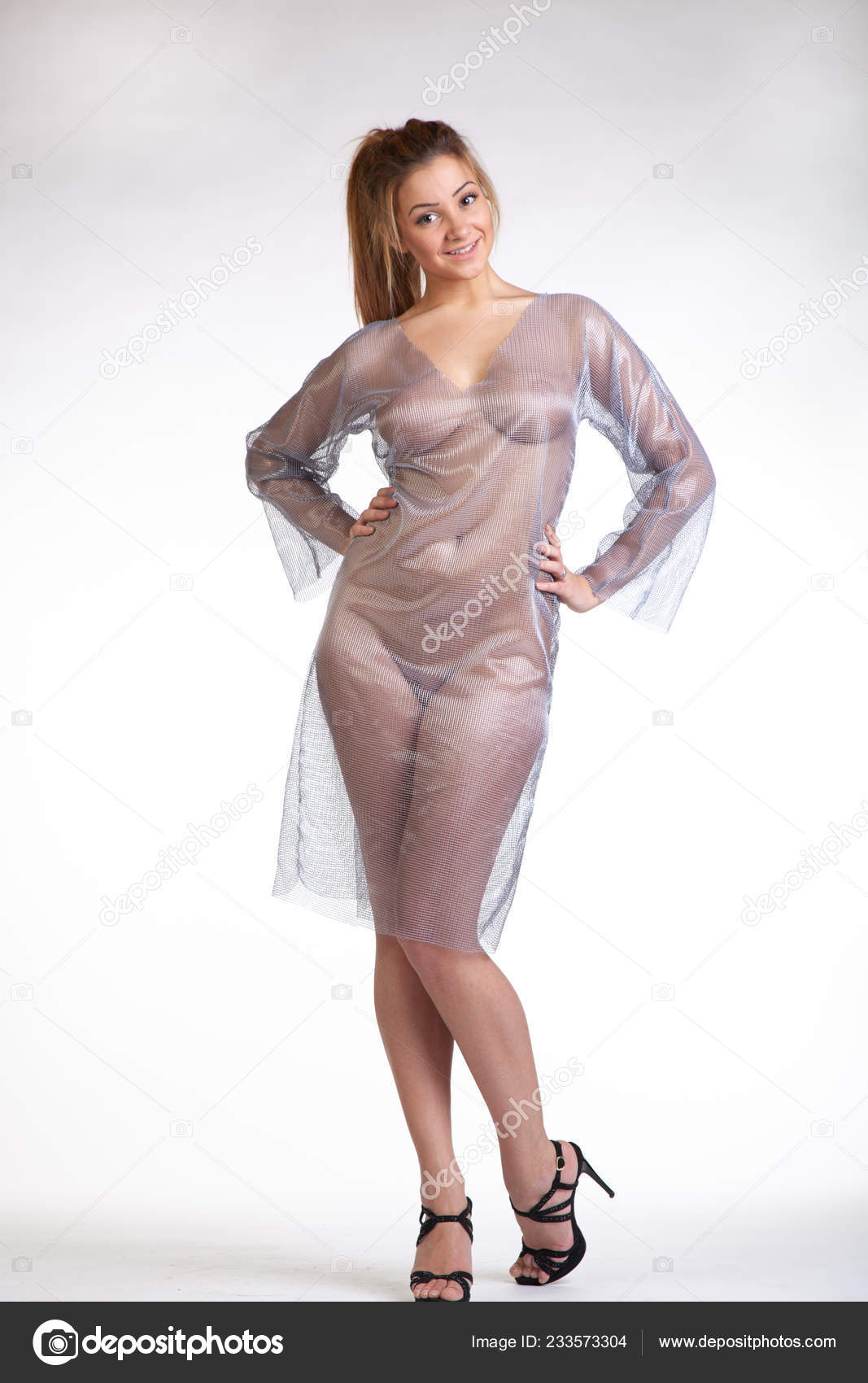 https://st4n.depositphotos.com/10086424/23357/i/1600/depositphotos_233573304-stock-photo-young-beautiful-girl-posing-nude.jpg
