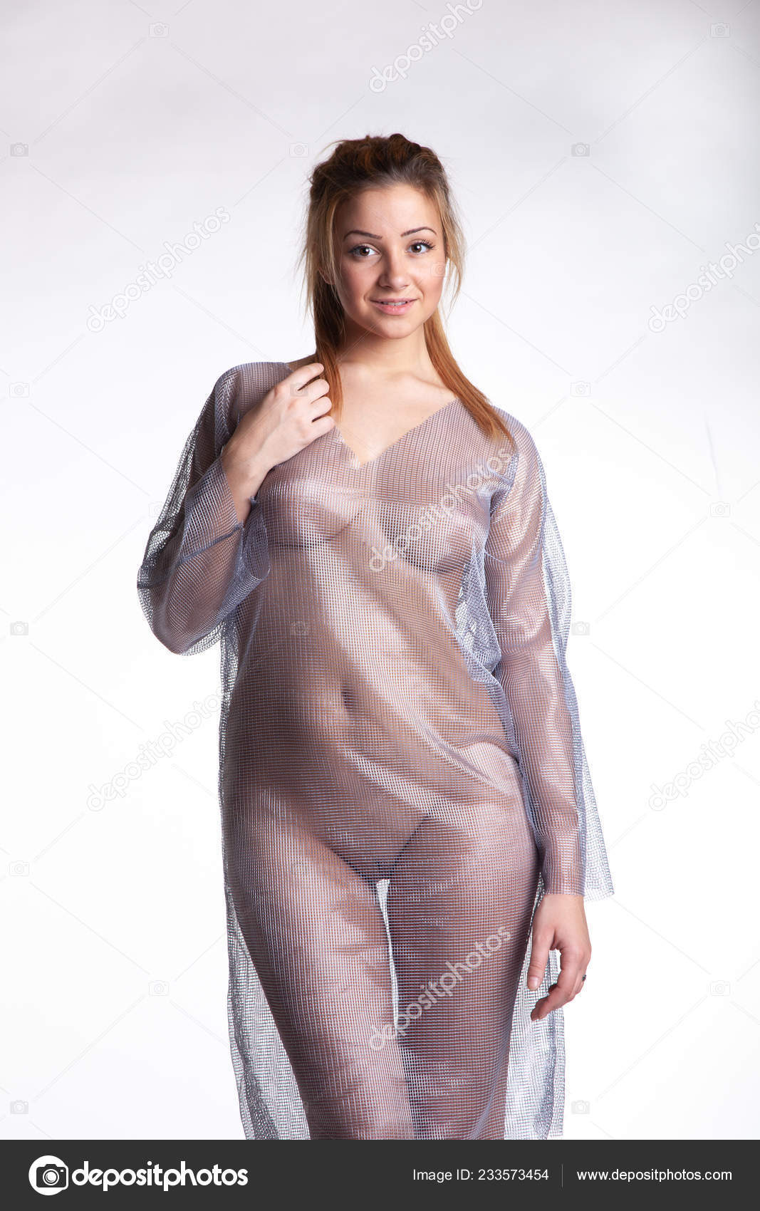 https://st4n.depositphotos.com/10086424/23357/i/1600/depositphotos_233573454-stock-photo-young-beautiful-girl-posing-nude.jpg