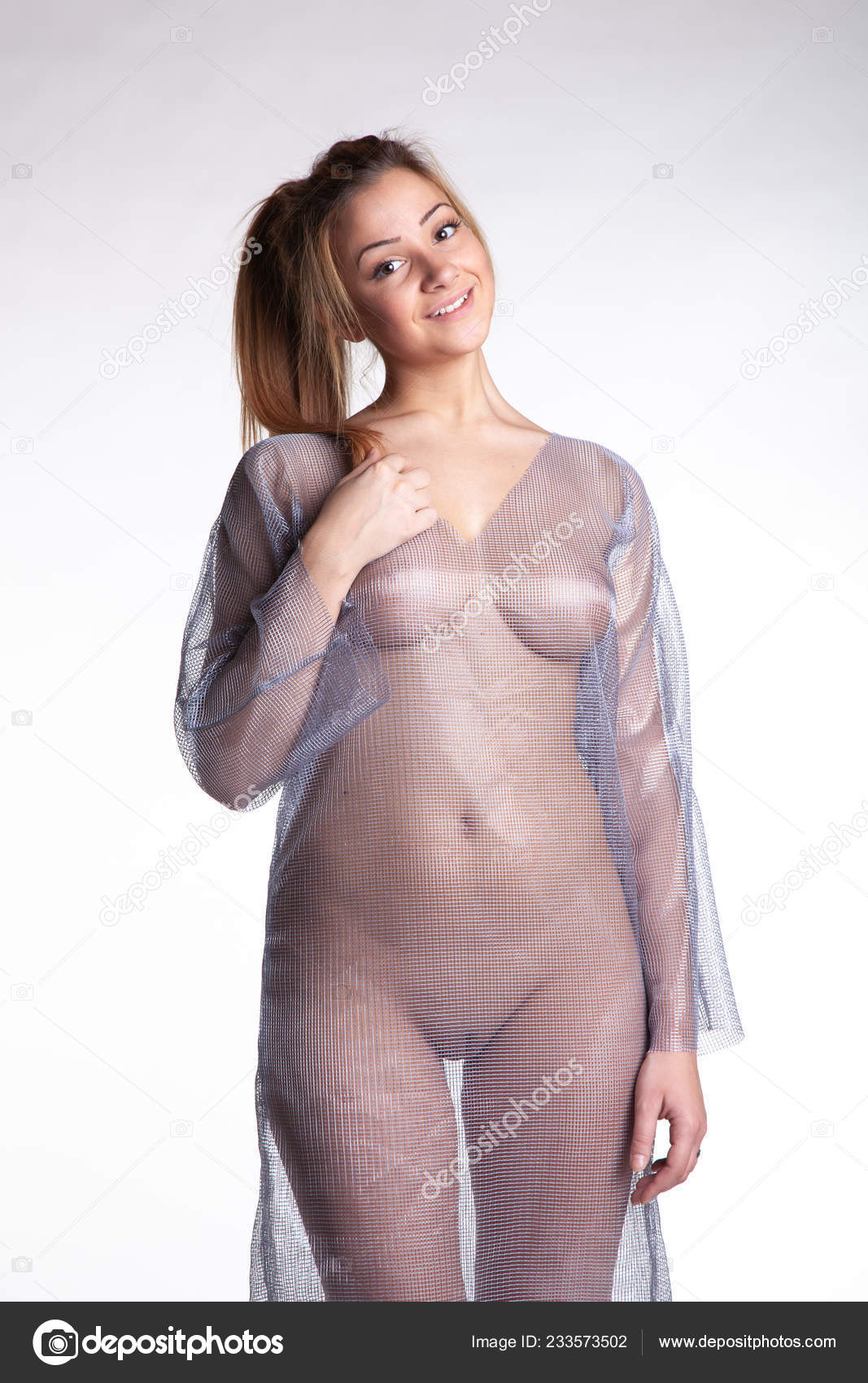 https://st4n.depositphotos.com/10086424/23357/i/1600/depositphotos_233573502-stock-photo-young-beautiful-girl-posing-nude.jpg