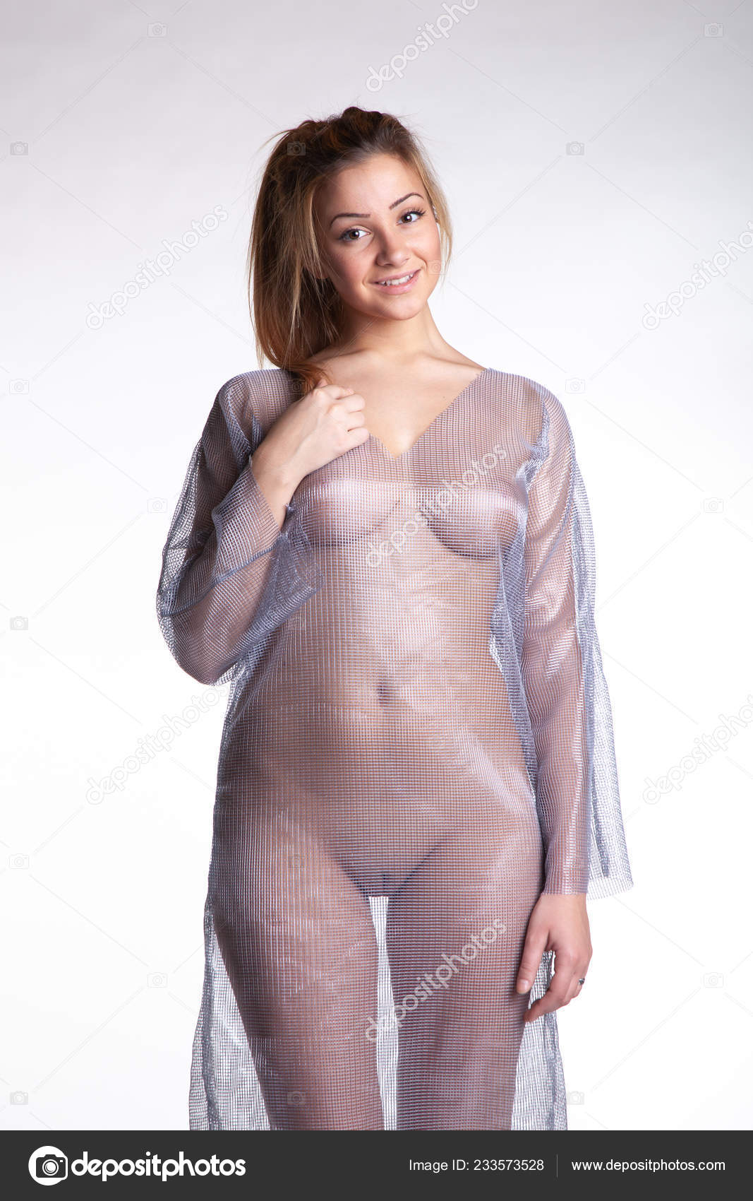 https://st4n.depositphotos.com/10086424/23357/i/1600/depositphotos_233573528-stock-photo-young-beautiful-girl-posing-nude.jpg