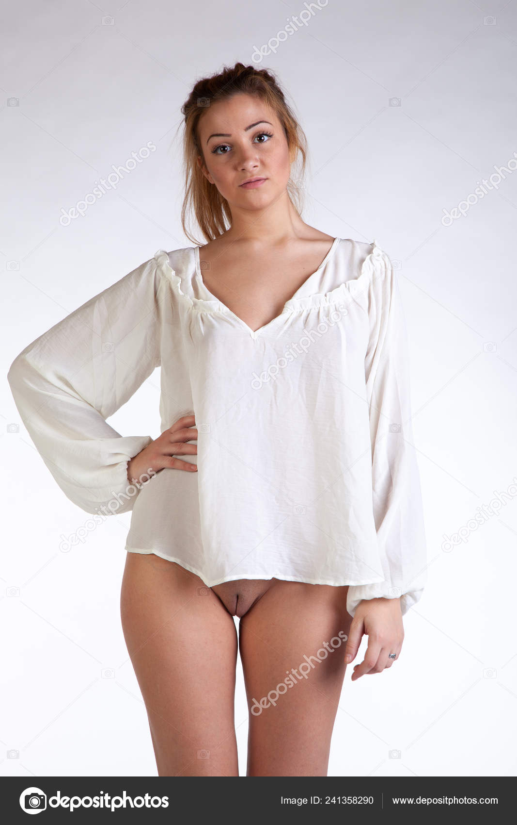 https://st4n.depositphotos.com/10086424/24135/i/1600/depositphotos_241358290-stock-photo-young-beautiful-girl-posing-nude.jpg