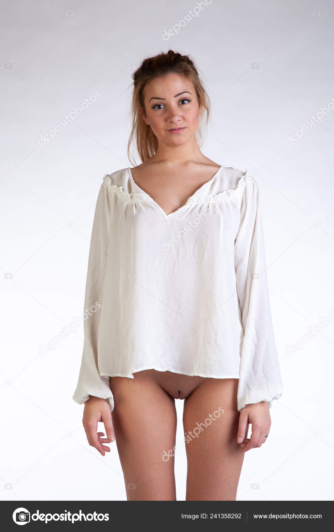 https://st4n.depositphotos.com/10086424/24135/i/1600/depositphotos_241358292-stock-photo-young-beautiful-girl-posing-nude.jpg