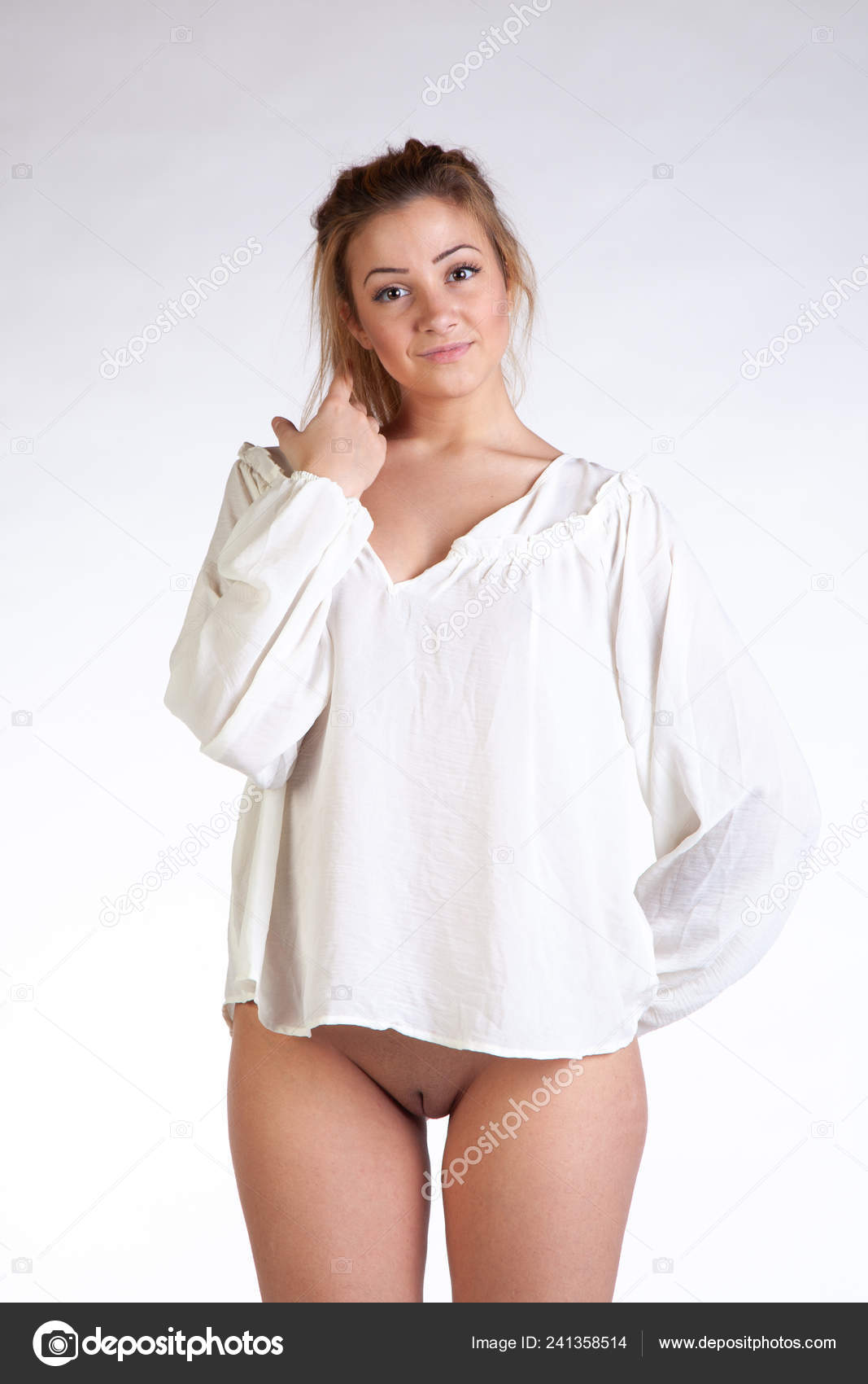 https://st4n.depositphotos.com/10086424/24135/i/1600/depositphotos_241358514-stock-photo-young-beautiful-girl-posing-nude.jpg