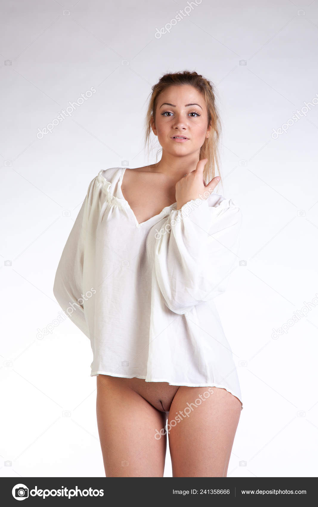 https://st4n.depositphotos.com/10086424/24135/i/1600/depositphotos_241358666-stock-photo-young-beautiful-girl-posing-nude.jpg