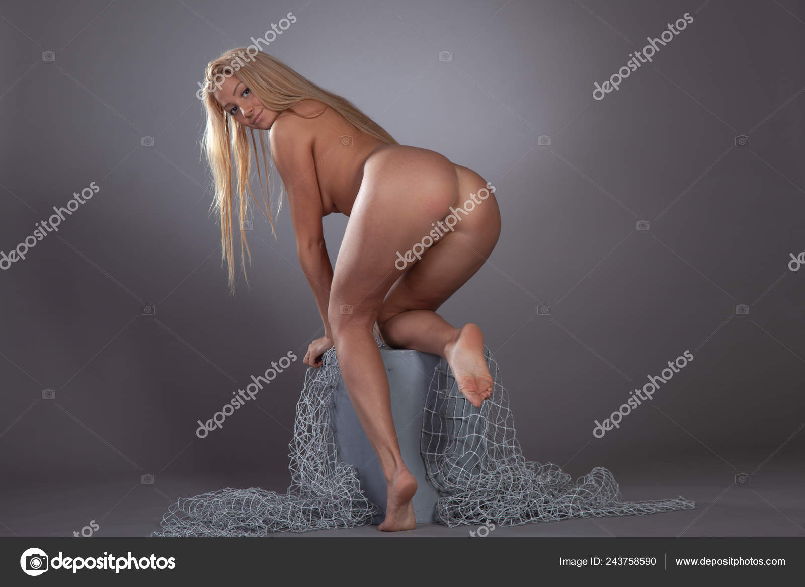 https://st4n.depositphotos.com/10086424/24375/i/1600/depositphotos_243758590-stock-photo-young-beautiful-girl-posing-nude.jpg