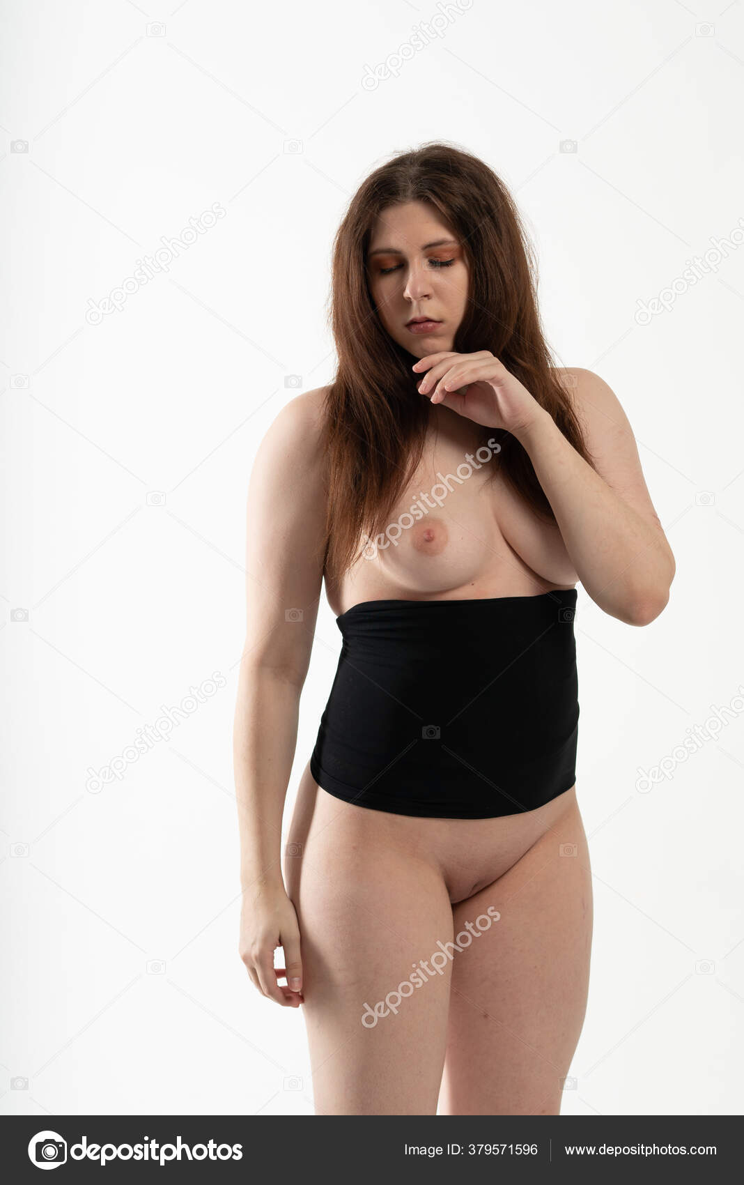 https://st4n.depositphotos.com/10086424/37957/i/1600/depositphotos_379571596-stock-photo-young-beautiful-girl-posing-nude.jpg