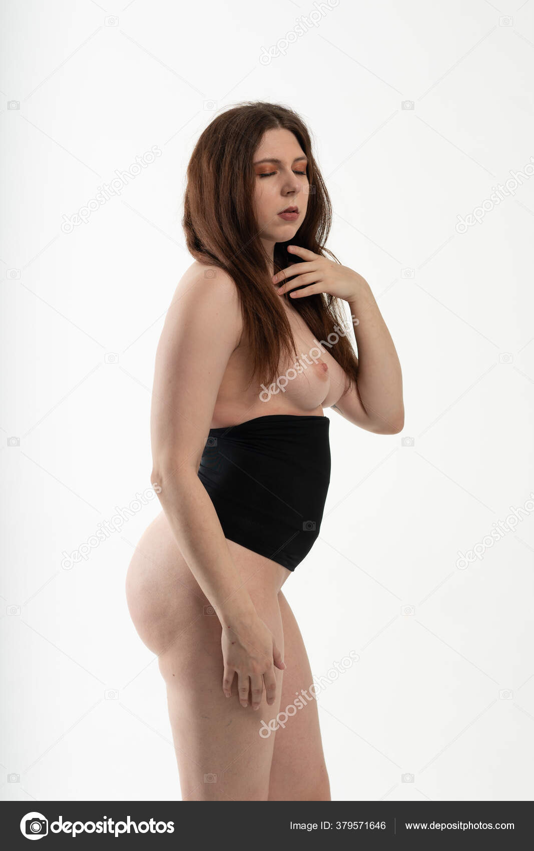 https://st4n.depositphotos.com/10086424/37957/i/1600/depositphotos_379571646-stock-photo-young-beautiful-girl-posing-nude.jpg