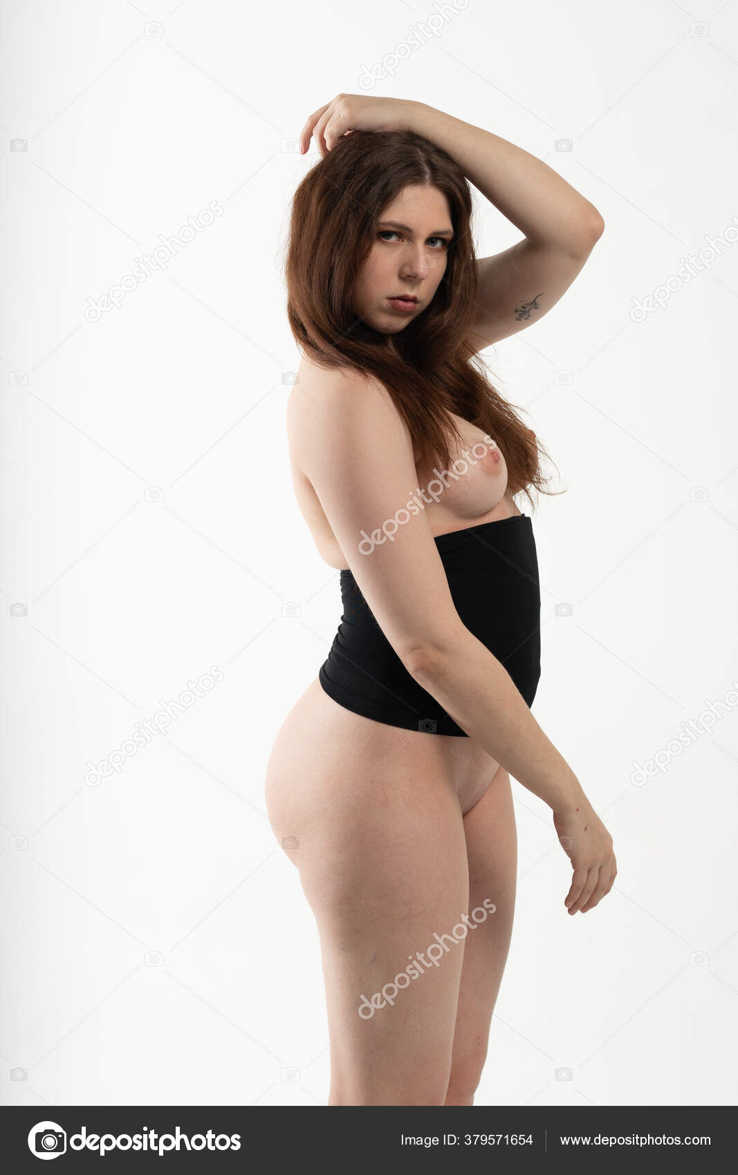 https://st4n.depositphotos.com/10086424/37957/i/1600/depositphotos_379571654-stock-photo-young-beautiful-girl-posing-nude.jpg