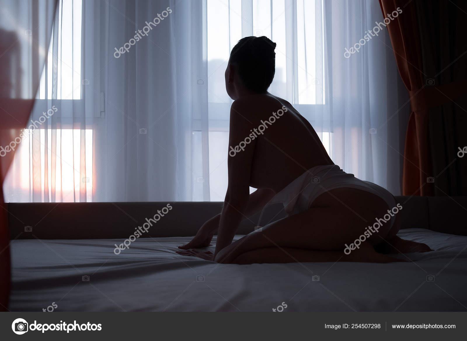 https://st4n.depositphotos.com/5034975/25450/i/1600/depositphotos_254507298-stock-photo-young-sensual-naked-woman-posing.jpg